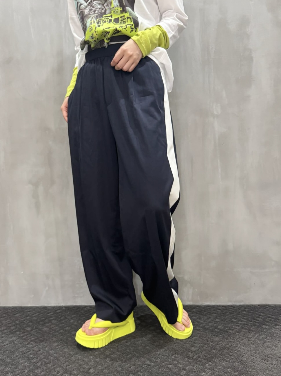 ASTRAET CU/N サテン ソクショウ ワイドパンツ