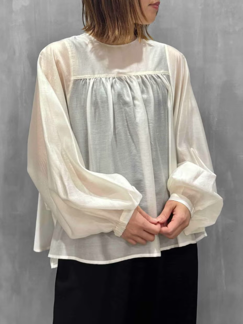 HERENCIA（ヘレンチア）｜Airy Balloon Sleeve Blouse｜H425323
