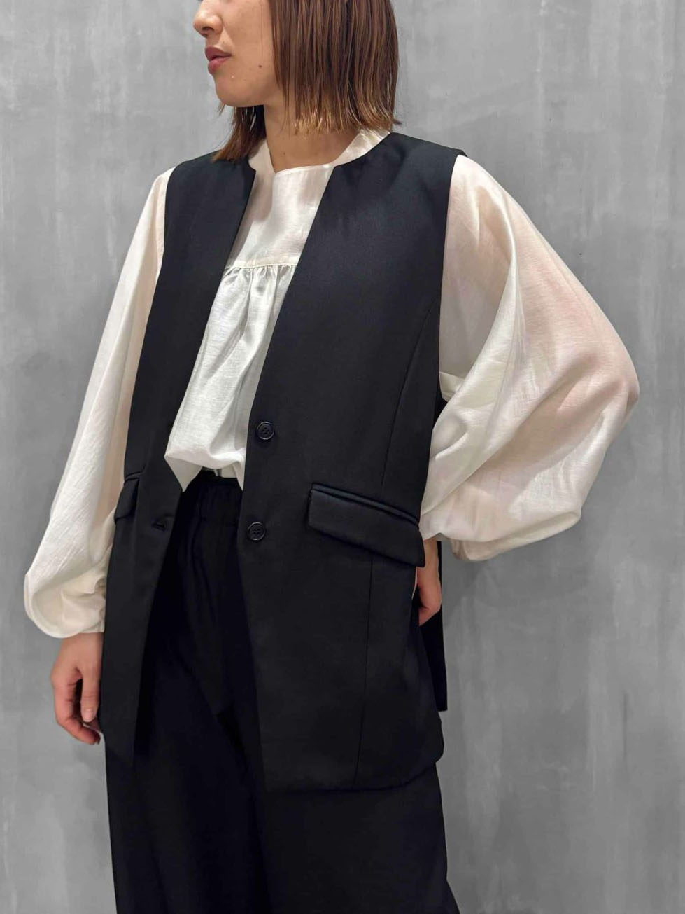 trois（トロワ）｜ソフィーツイルストレッチ ジレ｜T261-83002